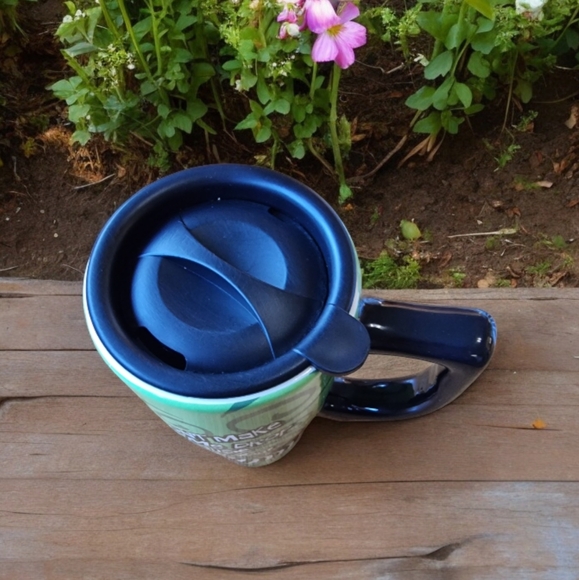 Wizard of Oz Ceramic Travel Mug "Don’t Make Me Drop A House On You" - Picture 4 of 8